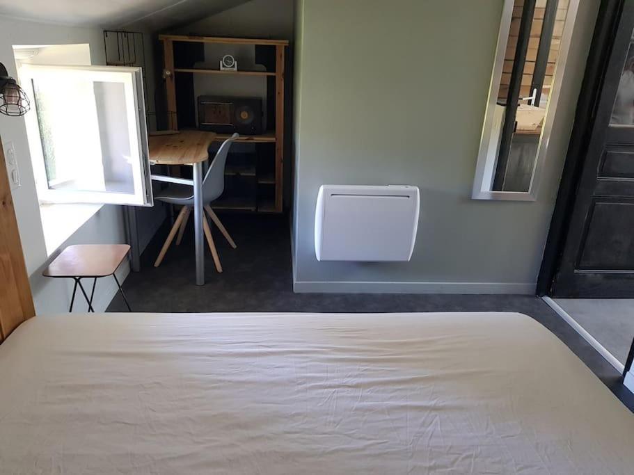 Petite Maison Type Loft En Plein Bourg D'Ambazac Exteriér fotografie