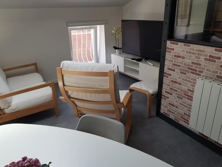 Petite Maison Type Loft En Plein Bourg D'Ambazac Exteriér fotografie