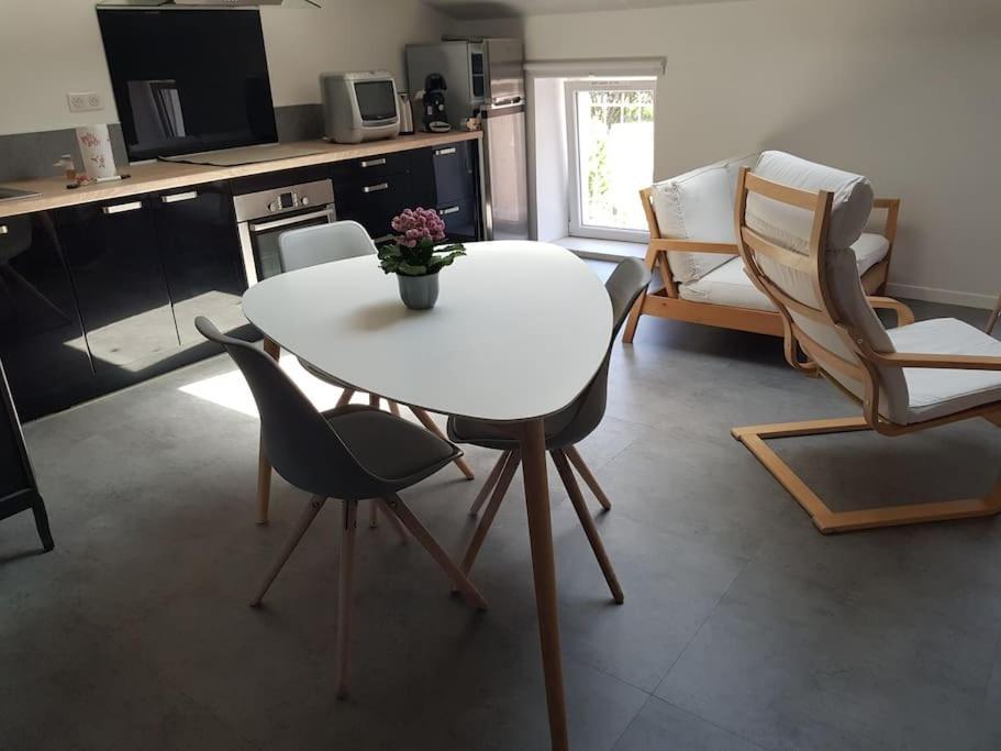 Petite Maison Type Loft En Plein Bourg D'Ambazac Exteriér fotografie